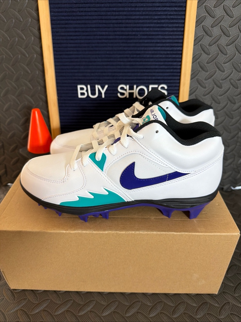Nike Air Jordan Stadium 90 Low Grape White Football Cleats Size 9.5 [HQ0210-105]